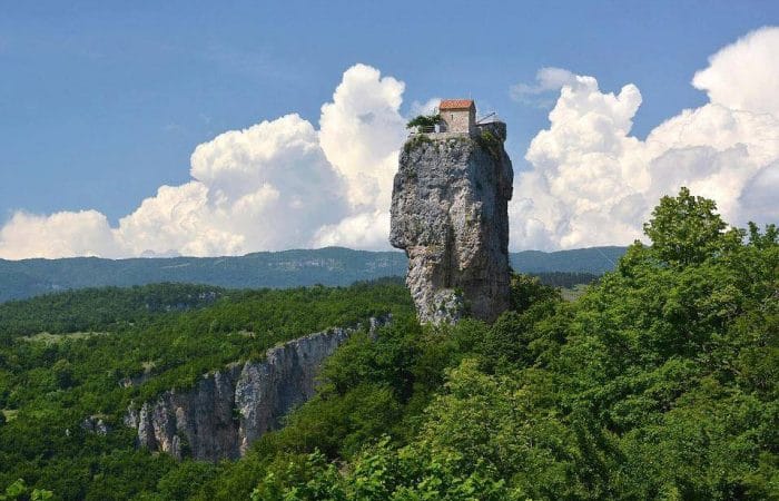 Chiatura tour Urbex Katskhi pillar abandoned places Georgia Camp Caucasus
