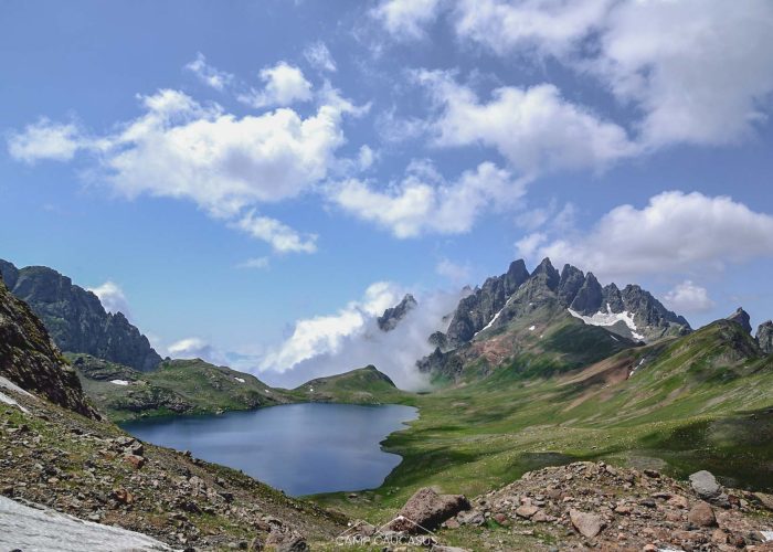 tobavarchkhili trekking tour lake camp caucasus