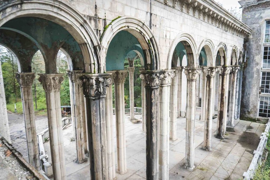 medea sanatourium columns at tskaltubo sanatoriums urbex soviet tour