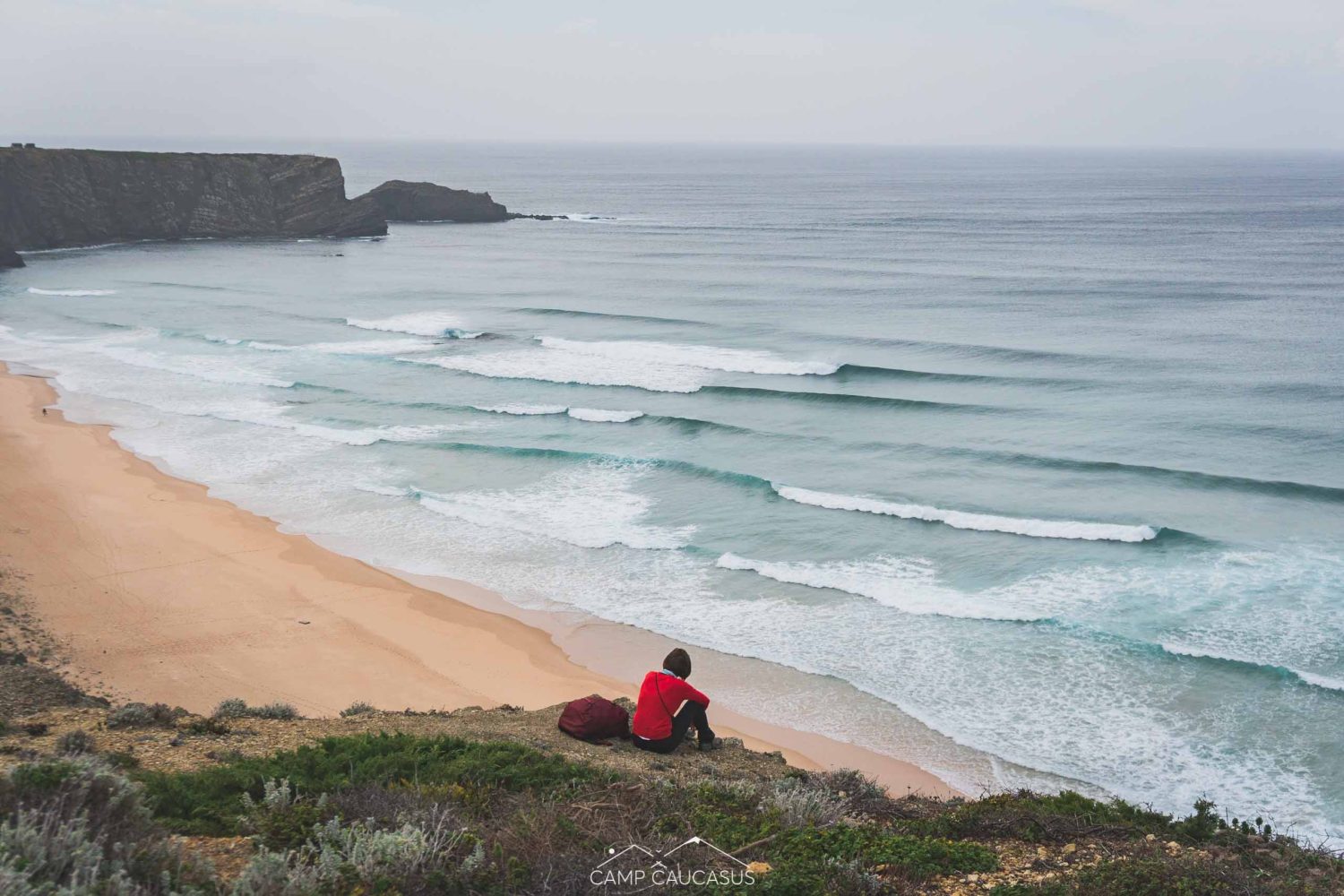 Panoramic coastal view along the Fisherman’s Trail near Arrifana, Algarve.